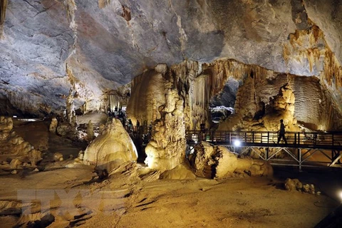 Exploring Thien Duong Cave - a fairy scene on earth