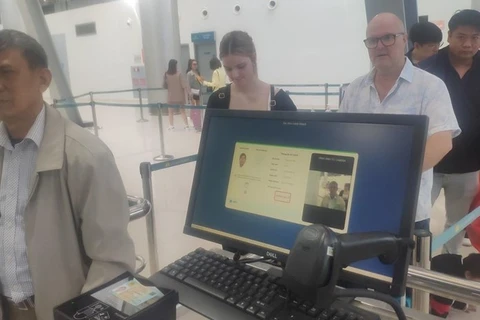 Cat Bi international airport pilots biometric authentication for passengers