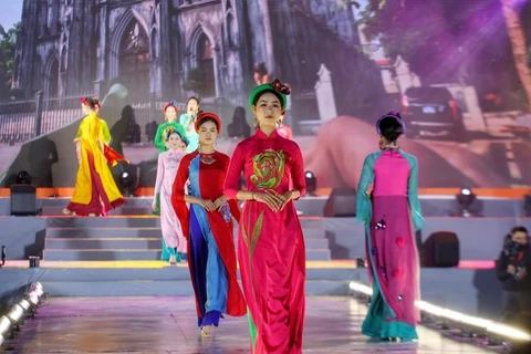 Hanoi to host Ao Dai Festival in October 