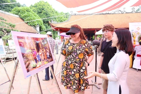 Hanoi offers visitors interesting experiences on capital liberation day