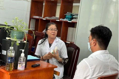 Vietnam maintains success in curbing HIV infection rate in community
