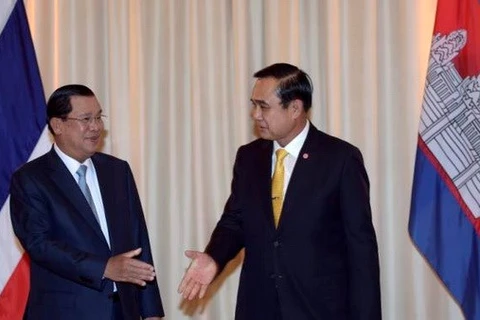 Thai, Cambodian PMs talk to promote multifaceted links 