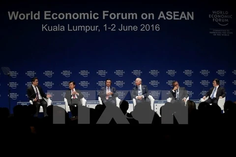 Vietnam attends 25th World Economic Forum on ASEAN