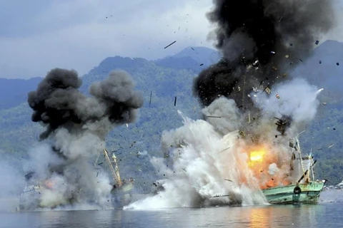 Indonesia sinks illegal fishing foreign vessels