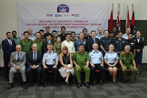 Foreign police officers attend training in HCM City 