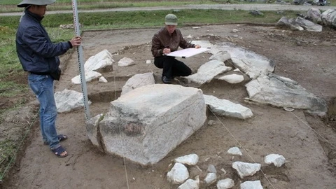 Big stones unearthed at central citadel 