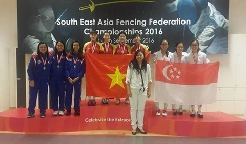 Fencers win gold, silver medals at regional champs 