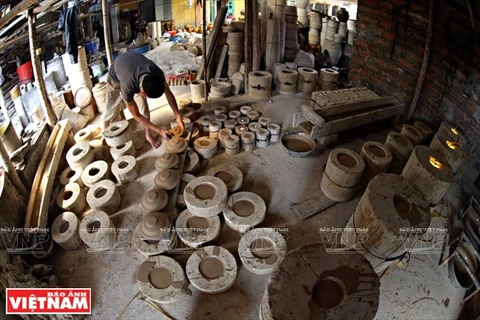 Thriving pottery making in Kim Lan commune