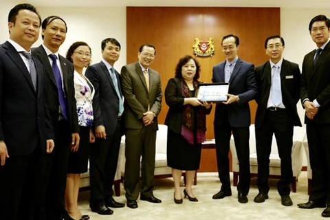 Hanoi bolsters cooperation with South Africa, Singapore 