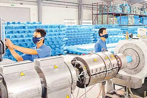 Plastic sector under pressure from foreign firms
