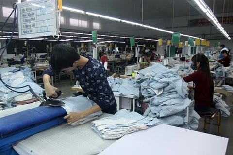 Garment industry foresees rough 2017