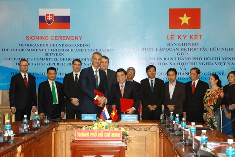 HCM City, Slovakia’s Kocise city set up bilateral ties