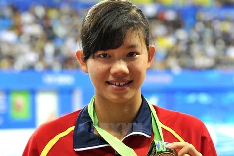 Swimmer Anh Vien sets new Asian record 