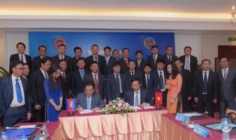 Vietnamese, Cambodian customs bolster cooperation