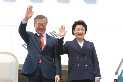 RoK President Moon Jae-in arrives in Hanoi for State visit to Vietnam