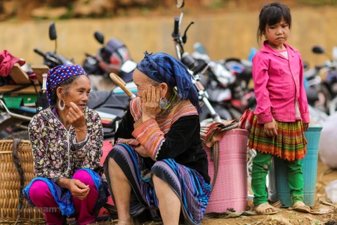 Can Cau Market - untouched ethnic identity in northwest of Vietnam