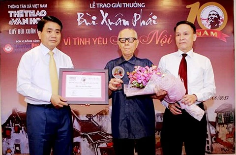 Bui Xuan Phai awards honour lovers of capital city