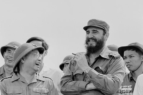 Fidel Castro in South Vietnam liberated area