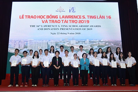 8.5 billion VND in Lawrence Ting scholarships presented to students