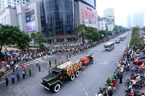 People take to street, pay last respects to President Tran Dai Quang