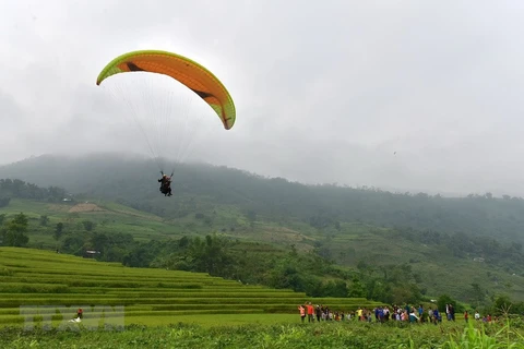 Paragliding takes off in Tuyen Quang for first time