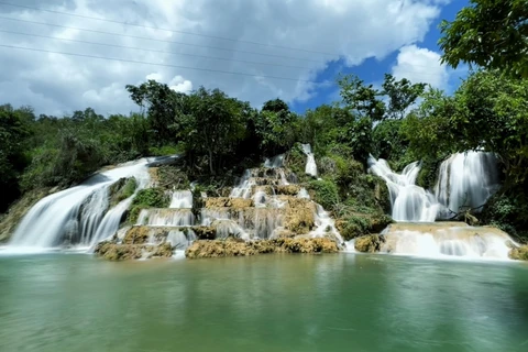 Charm of Ban Sam Waterfall in Cao Bang