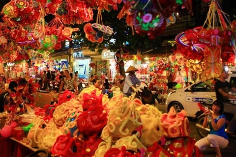 Preserving the features of the traditional Mid-autumn Festival