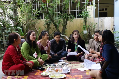 Singing practice of the Vi - Giam folk song club of Vinh Tan ward, Vinh city, Nghe An province. (Photo: VNA)