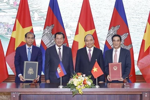 Vietnam, Cambodia ink cooperation deals