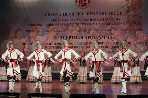 Russian folk dance ensemble perform in Hanoi