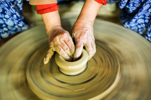 Visiting 500-year-old pottery making village of Thanh Ha 