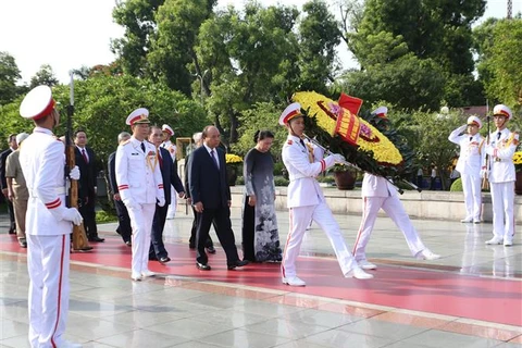 Party, State leaders pay tribute to war heroes, martyrs