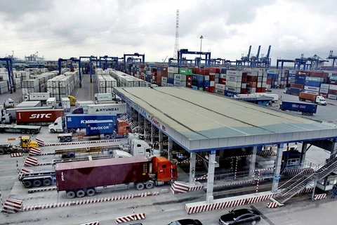 HCM City to move ports out to ease congestion on roads 