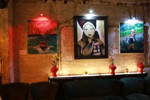 Israeli painter's exhibition spotlights beauty of Vietnam
