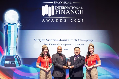 Vietjet Air crowned with top awards in finance management and aviation