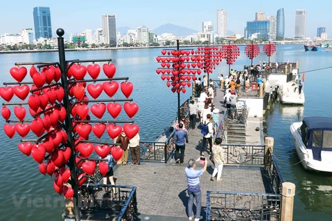 Romantic Valentine’s Day on Da Nang Love Lock Bridge