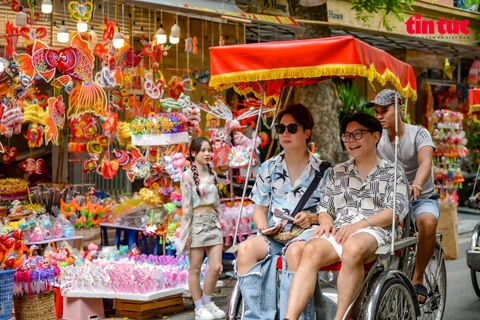 Hang Ma Street busy as Mid-Autumn Festival nears