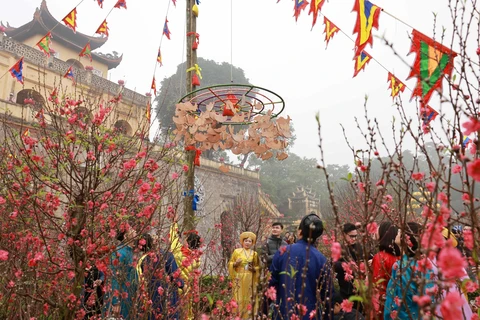 Traditional Tet rituals re-enacted at Thang Long relic site