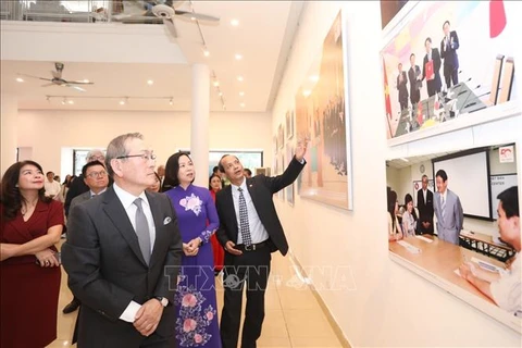 VNA, Kyodo News hold joint photo exhibition on Vietnam-Japan ties 