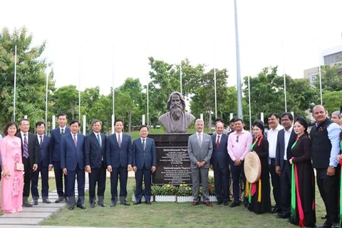 Statue of Indian literary celebrity Tagore opened in Bac Ninh
