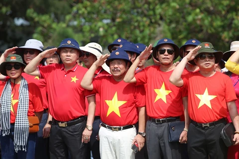 Truong Sa visits nurture overseas Vietnamese love of homeland