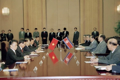 Photos of President Tran Duc Luong’s DPRK visit in 2002