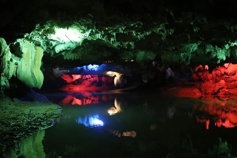 Breathtaking beauty of Thien Ha cave