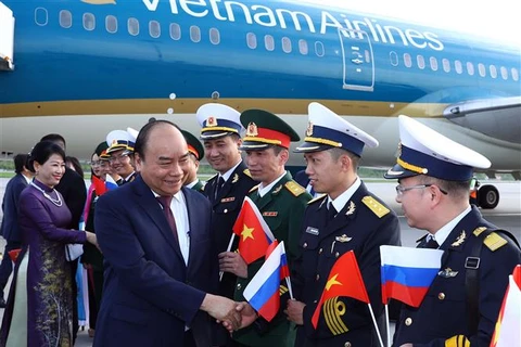 Prime Minister Phuc begins official visit to Russia
