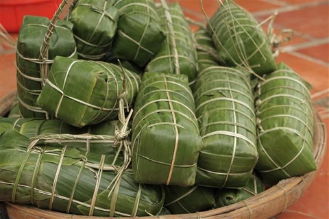 Khmer people prepare for Sene Dolta festival
