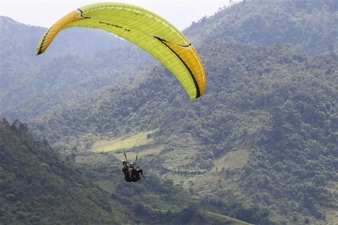 Paragliding festival returns to Yen Bai province