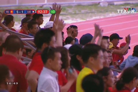 Vietnam continues amazing run at SEA Games with 6-1 win over Laos