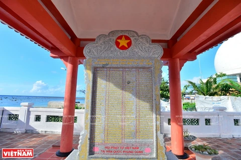 Vinh Phuc pagoda solemn in East Sea