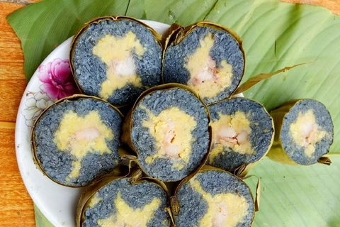 Black sticky rice cakes: Special treat of Tay ethnic in Lunar New Year