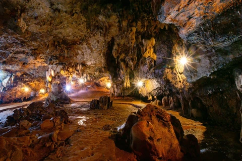 Forgotten beauty of Tien Phi Cave in Hoa Binh province